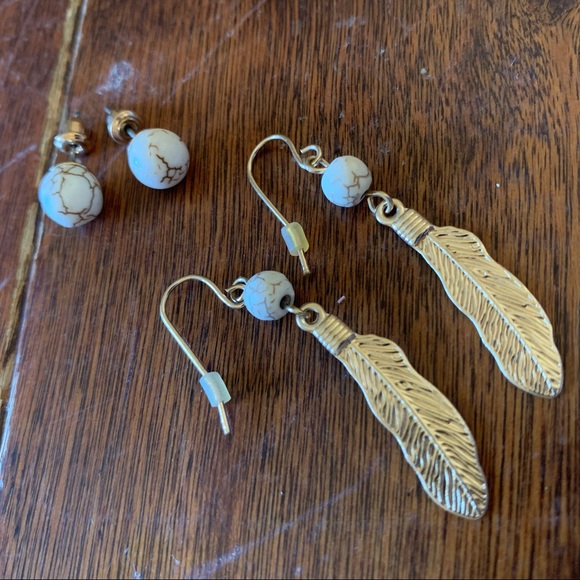 Earring set (free add on) - Picture 1 of 1